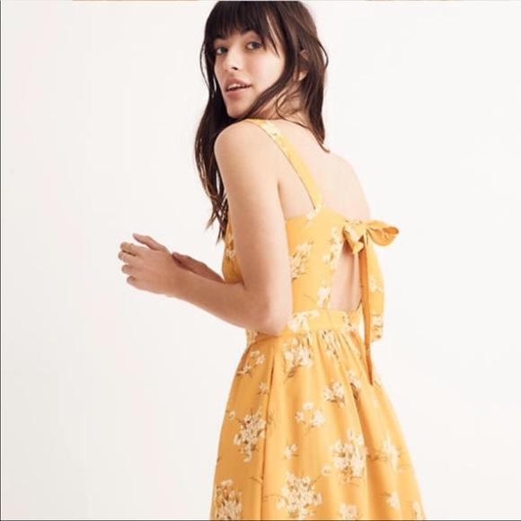 Madewell Dresses & Skirts - 🆕🚫SOLD🔥Madewell 💯% silk 🔥front button dress